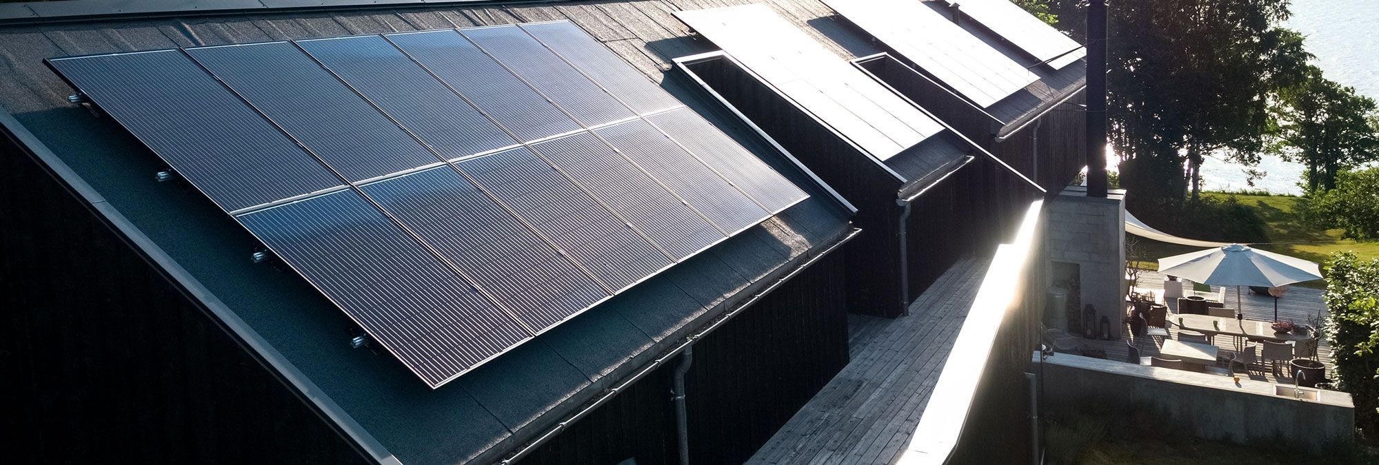 solpaneler på villa