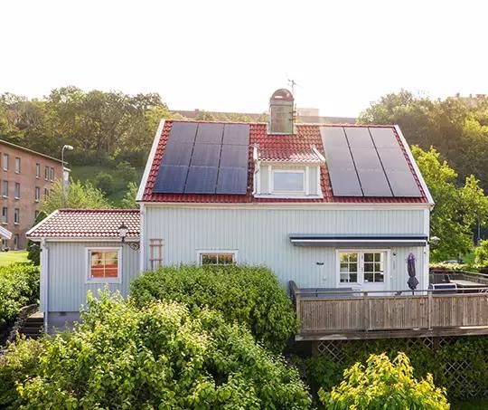 Hus i Göteborg med solpaneler på taket